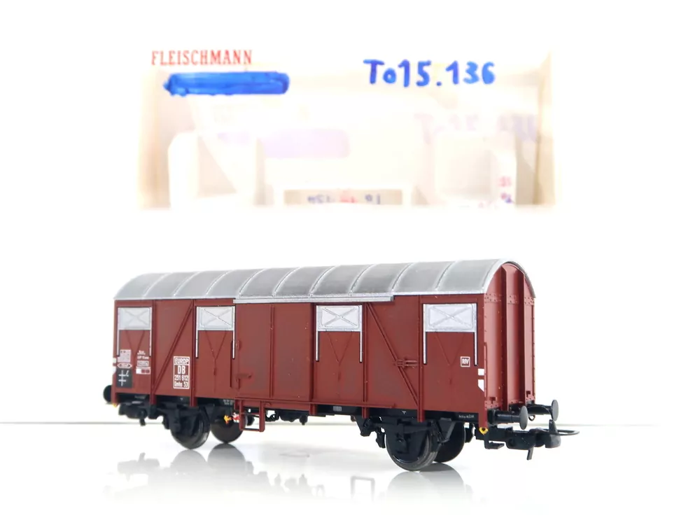 Fleischmann - Krytý vůz DB - HO