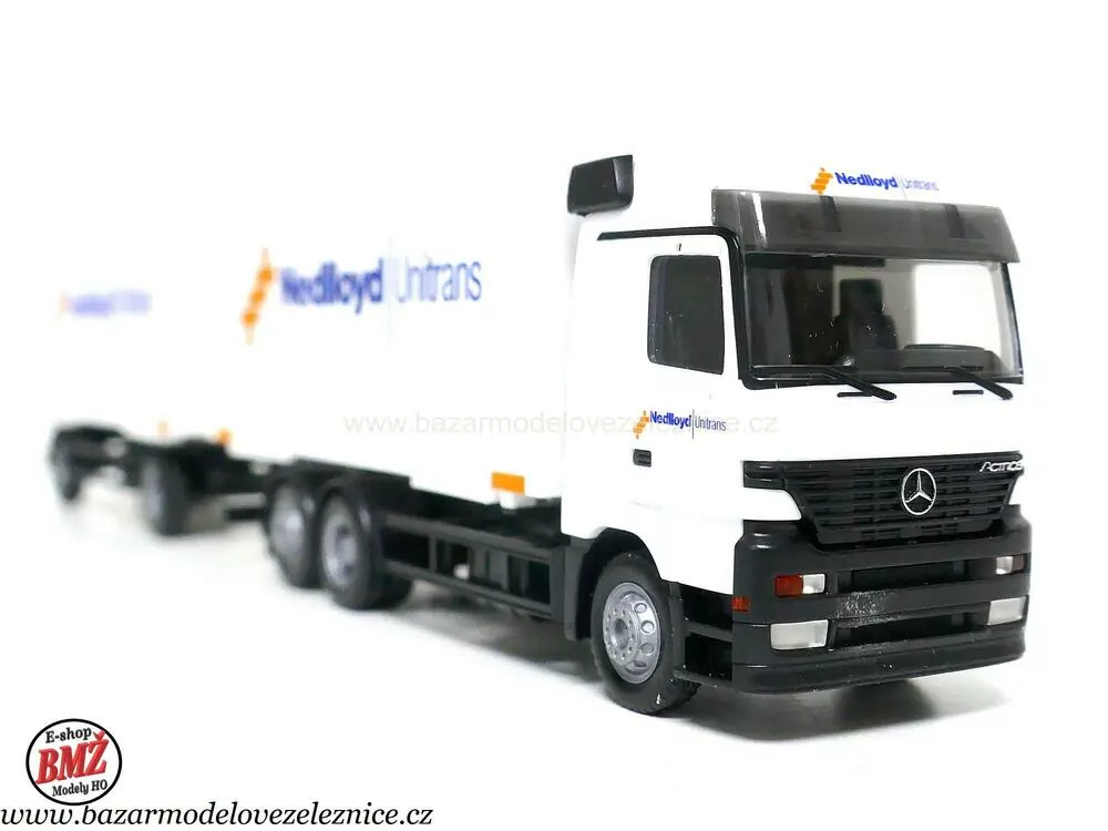 Herpa - Mercedes s přívěsem - HO