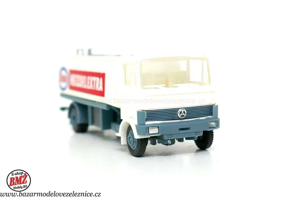 ? - Mercedes cisterna - HO