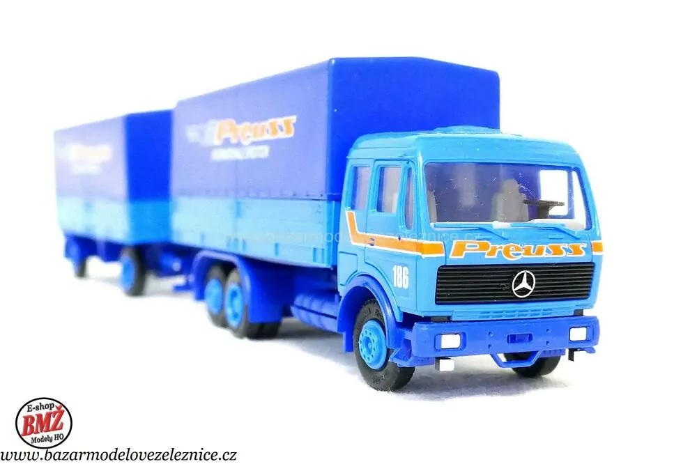 Herpa - Mercedes s přívěsem - HO