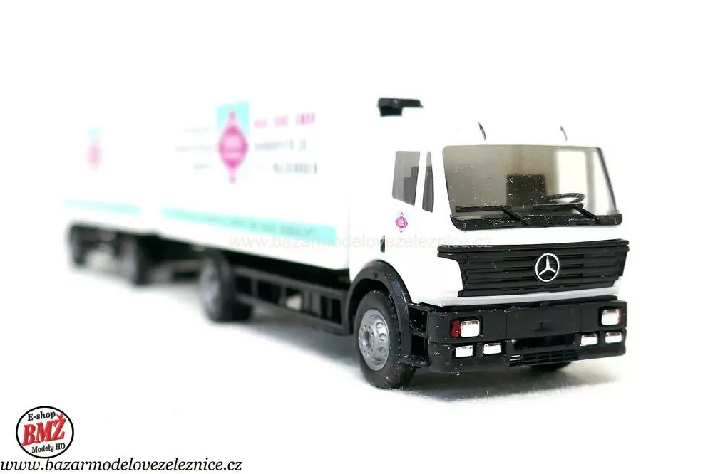 Herpa - Mercedes s přívěsem - HO