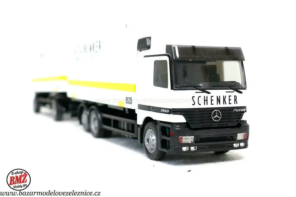 Herpa - Mercedes s přívěsem - HO