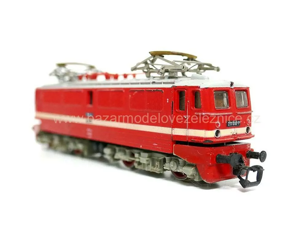 BTTB - Elektrická lokomotiva E 11 018 DR - TT