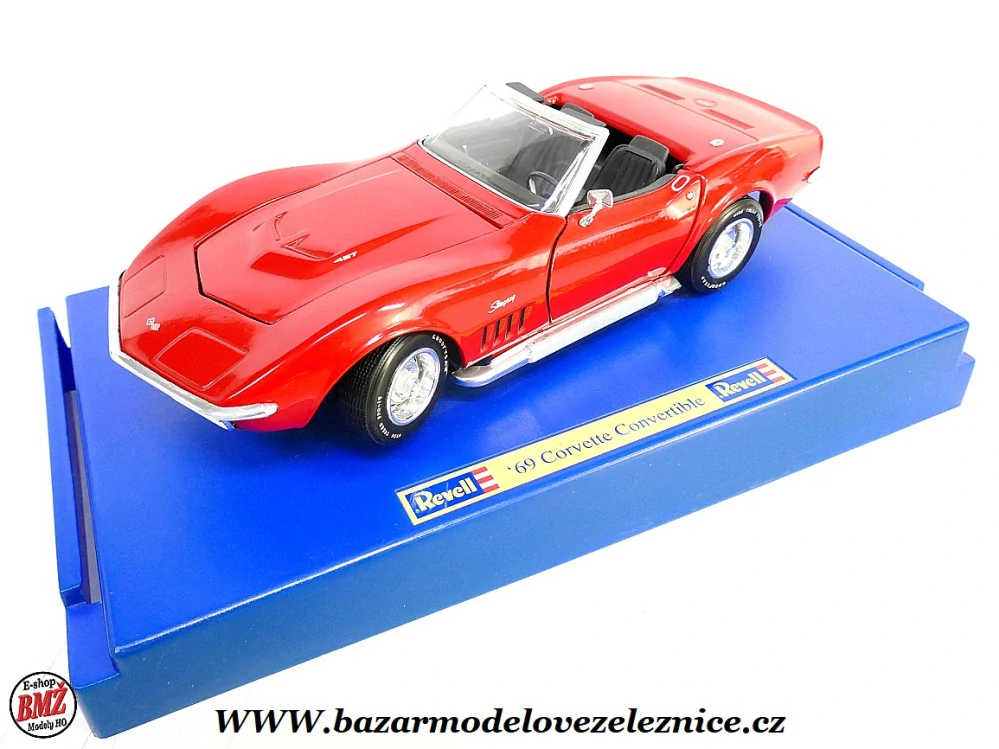 Revell - 69 Corvette Convertible - 1/18