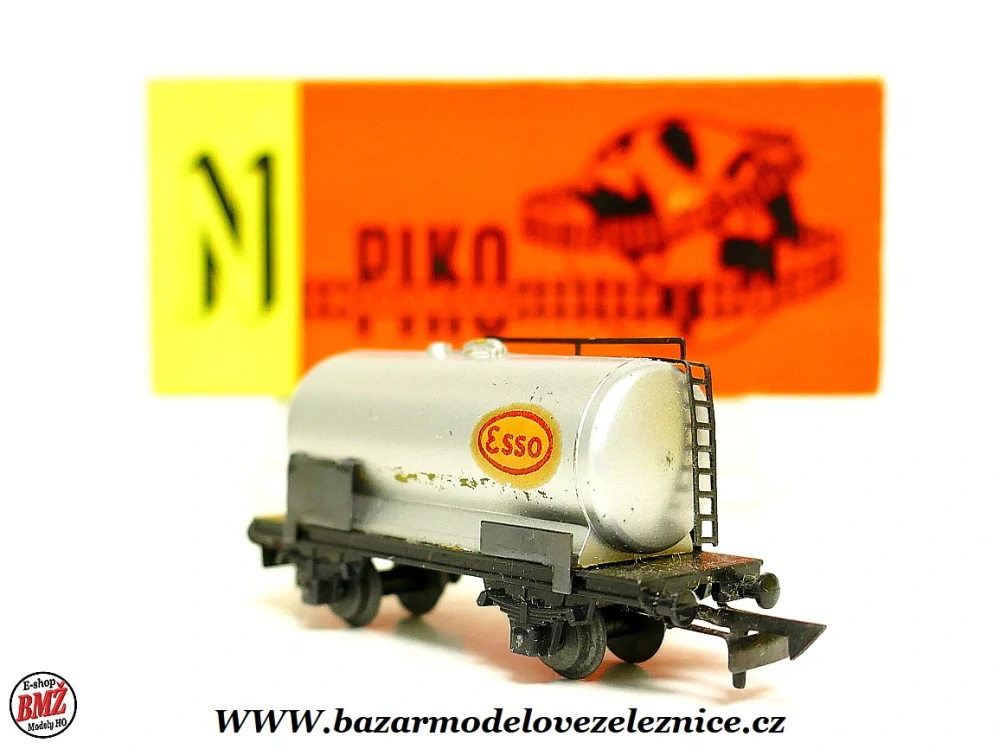 Piko - Cisternový vůz Esso DR - N