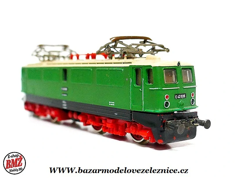 Zeuke - Elektrická lokomotiva BR 242 035 DR - TT