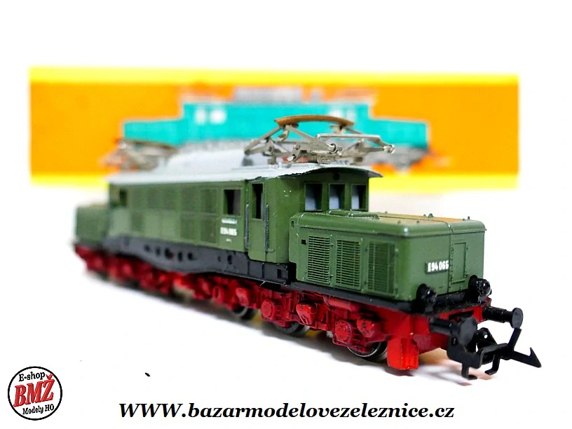 Zeuke - Elektrická lokomotiva E 94 065DR - TT