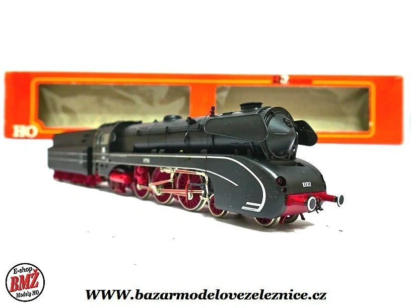 Rivarossi - DC - Parní lokomotiva BR 10 002 DB - HO