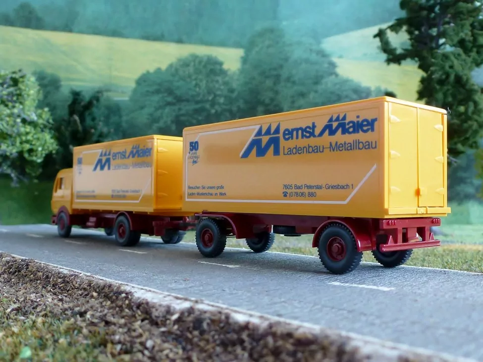 Wiking - Iveco s přívěsem  -   HO