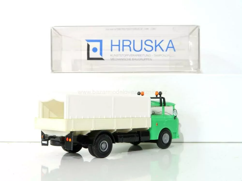 Hruska - ŠKODA plachta - HO