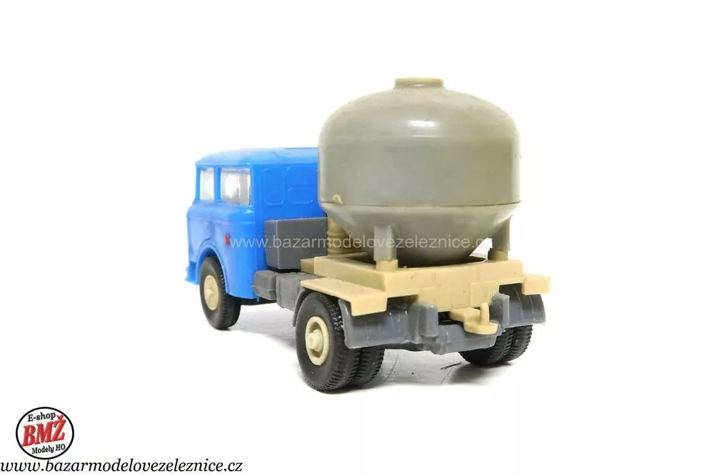 Hruska - ŠKODA na cement - HO