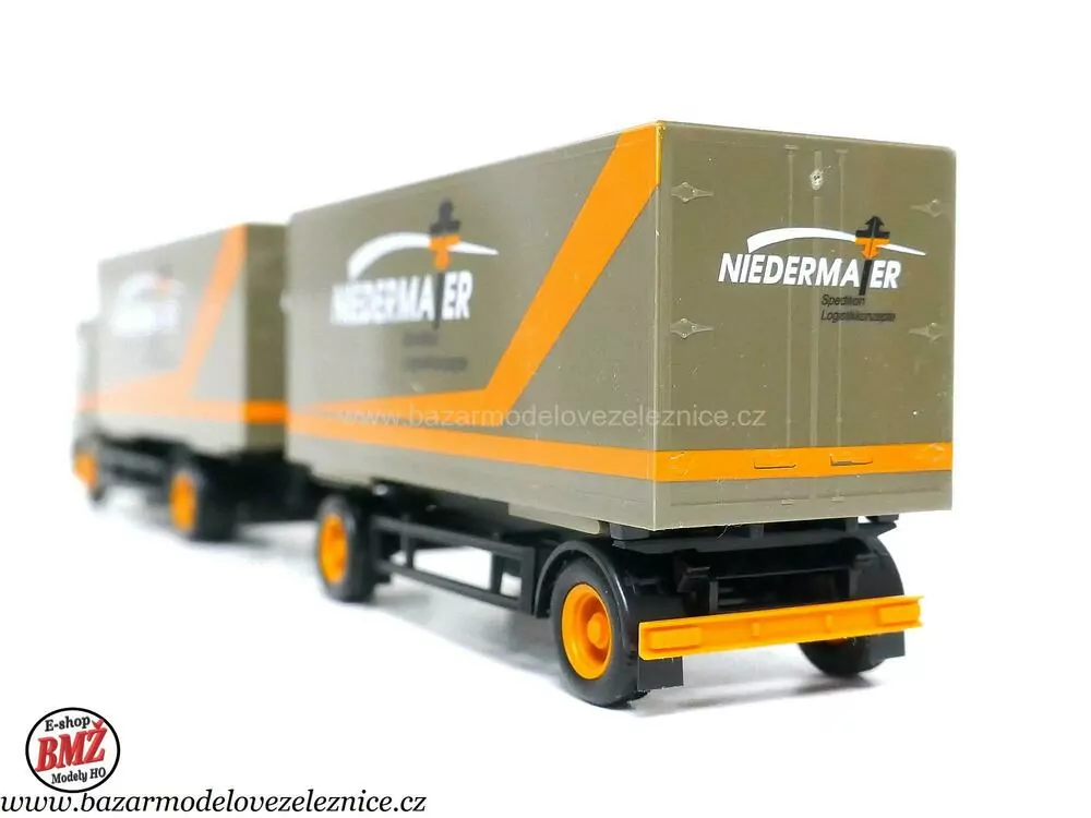 Herpa - Mercedes s přívěsem  -  HO