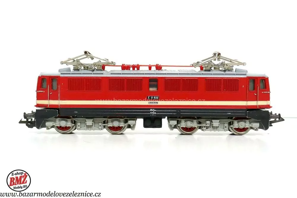 BTTB - Elektrická lokomotiva E 11 022 DR - TT