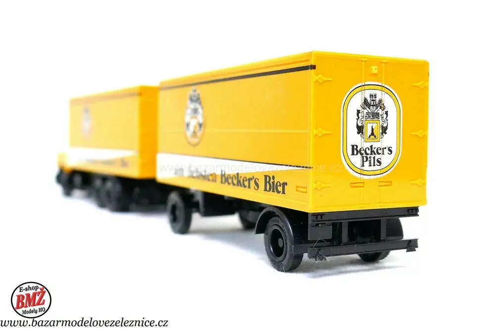 Herpa - Mercedes s přívěsem - HO