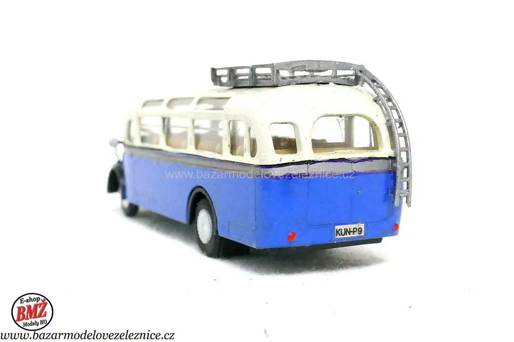 Praline - Bus Mercedes  - HO