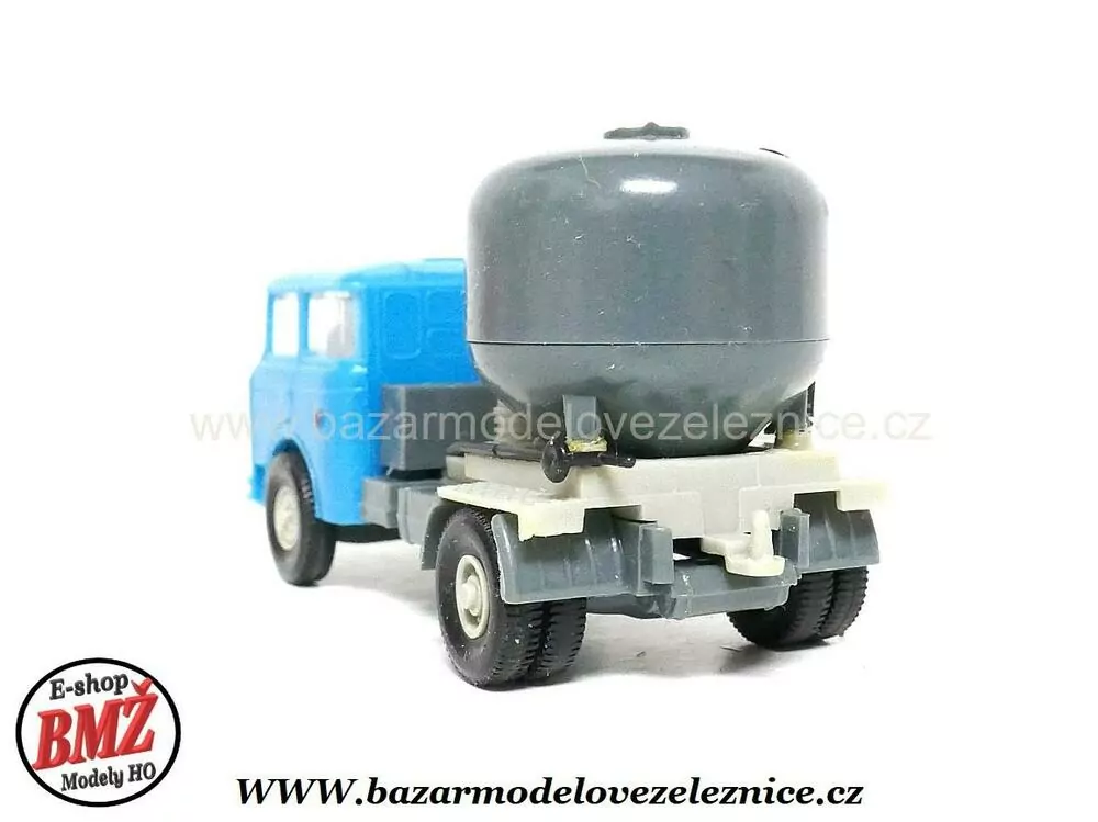 Hruska - ŠKODA na cement - HO