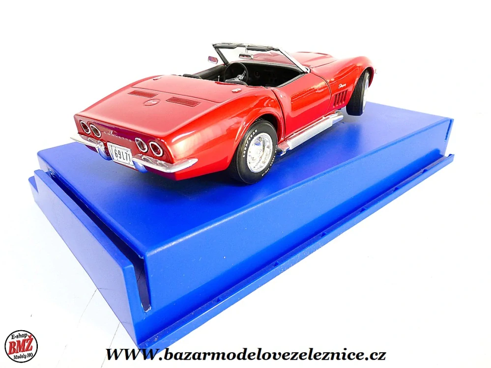 Revell - 69 Corvette Convertible - 1/18