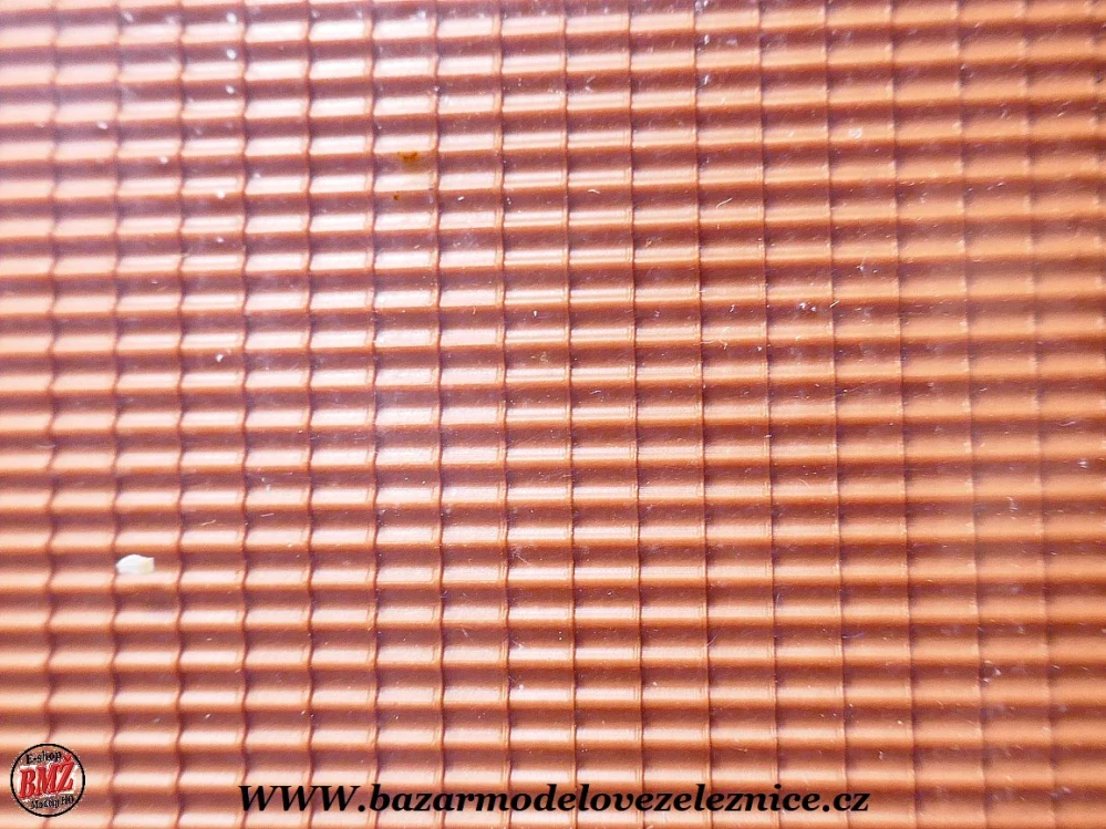 Auhagen -zeď se strukturou červených cihel 2 ks/bal / plast 10x20cm