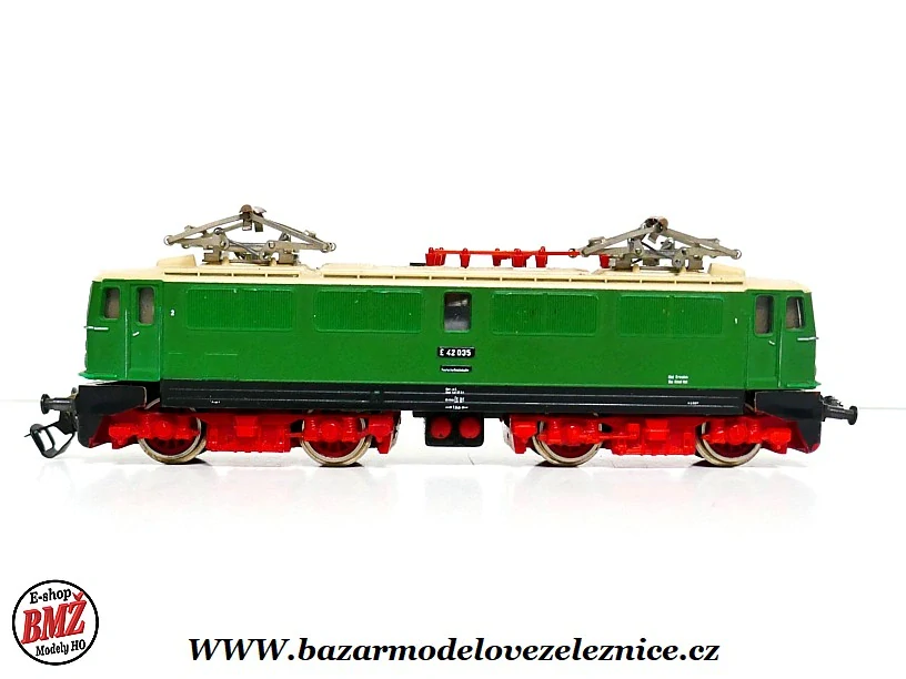 Zeuke - Elektrická lokomotiva BR 242 035 DR - TT