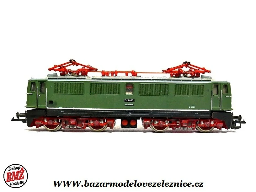 BTTB - Elektrická lokomotiva E 42 005 DR - TT