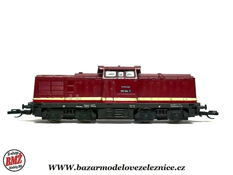 BTTB - Dieselová lokomotiva BR 110 104 DR  - TT