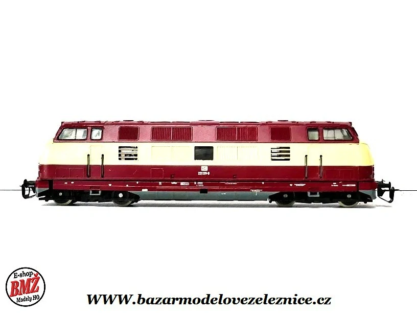 BTTB - Dieselová lokomotiva BR 221 139 DB - TT