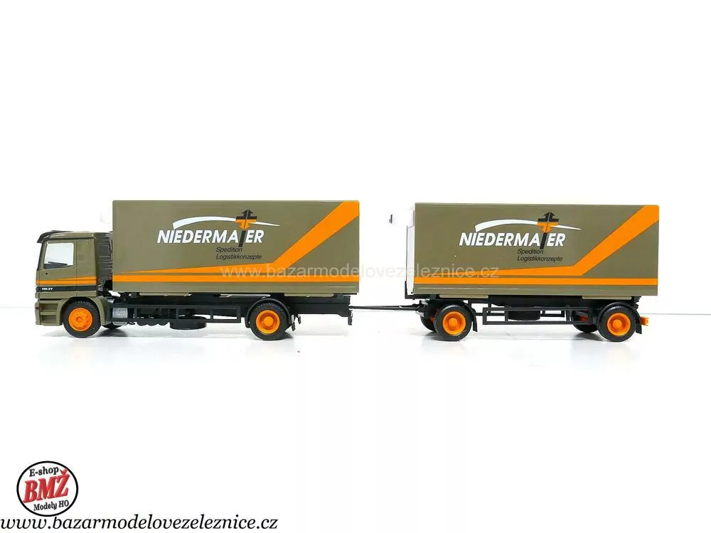 Herpa - Mercedes s přívěsem  -  HO