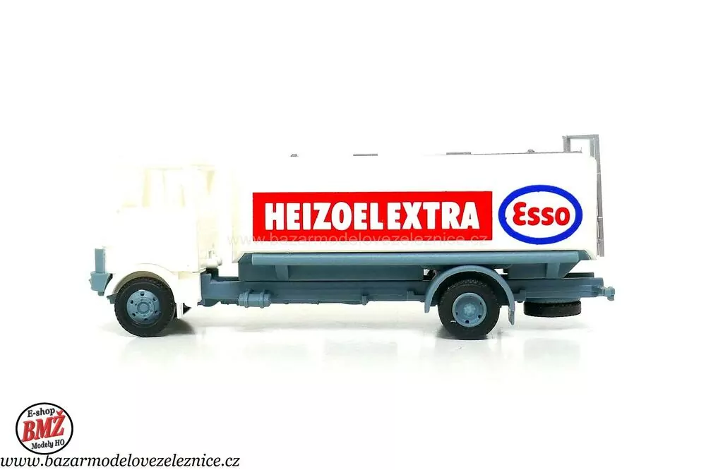? - Mercedes cisterna - HO