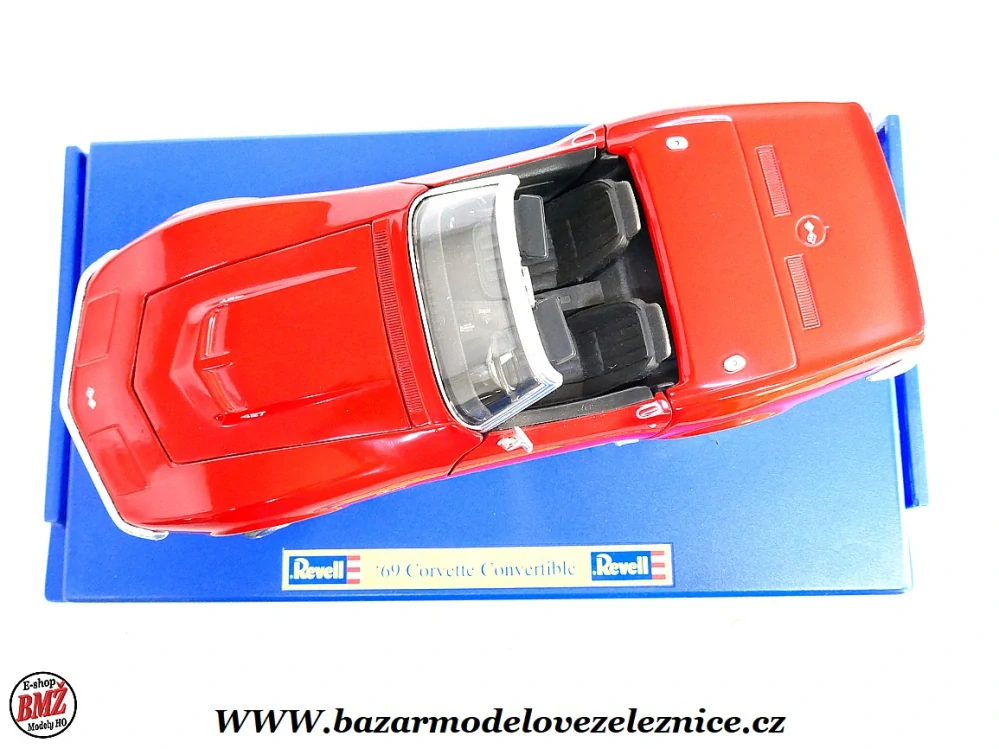 Revell - 69 Corvette Convertible - 1/18