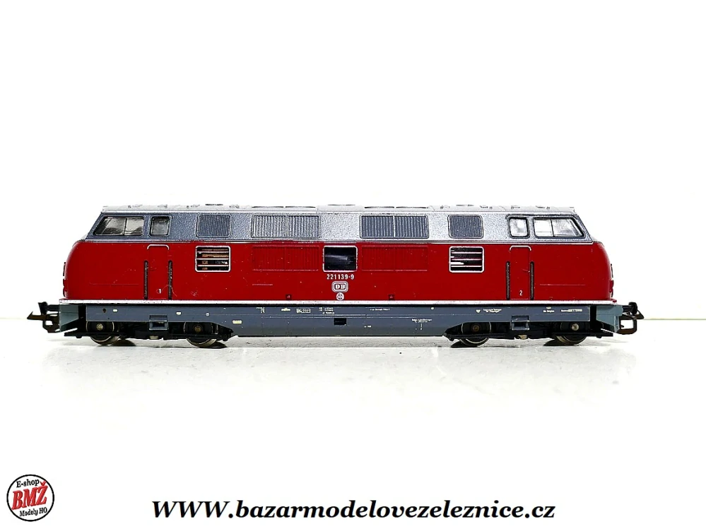 BTTB - Dieselová lokomotiva BR 221 139 DB - TT