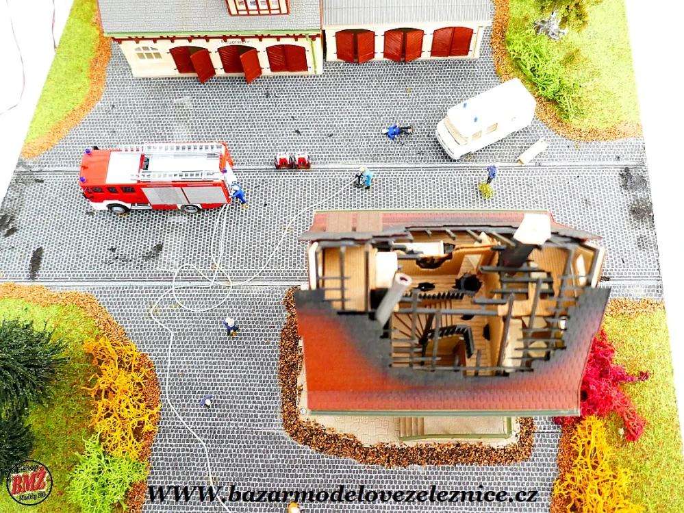 Vollmer - Diorama s hořícím domem - HO 