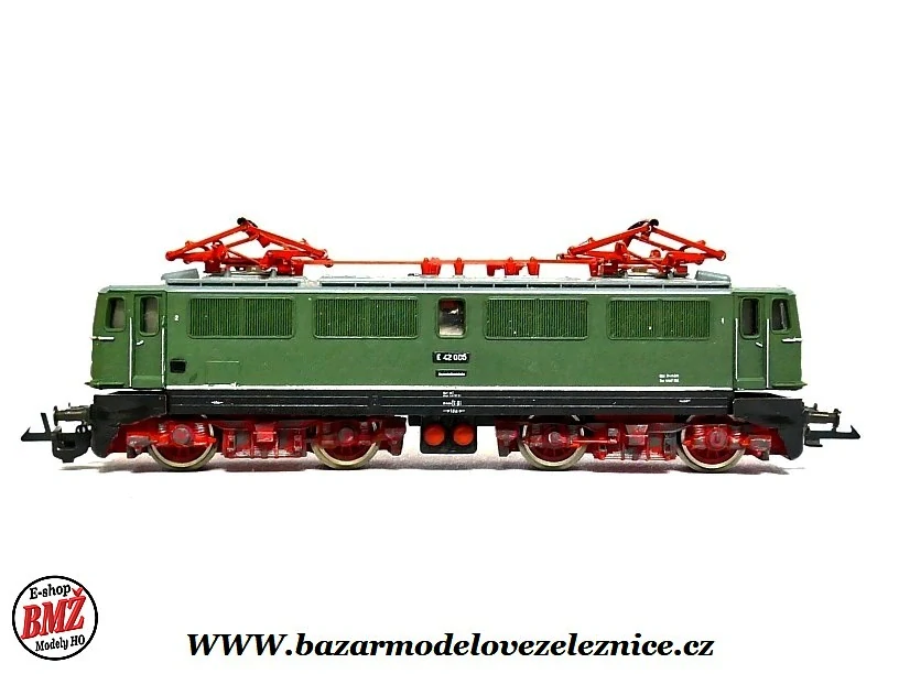 BTTB - Elektrická lokomotiva E 42 005 DR - TT