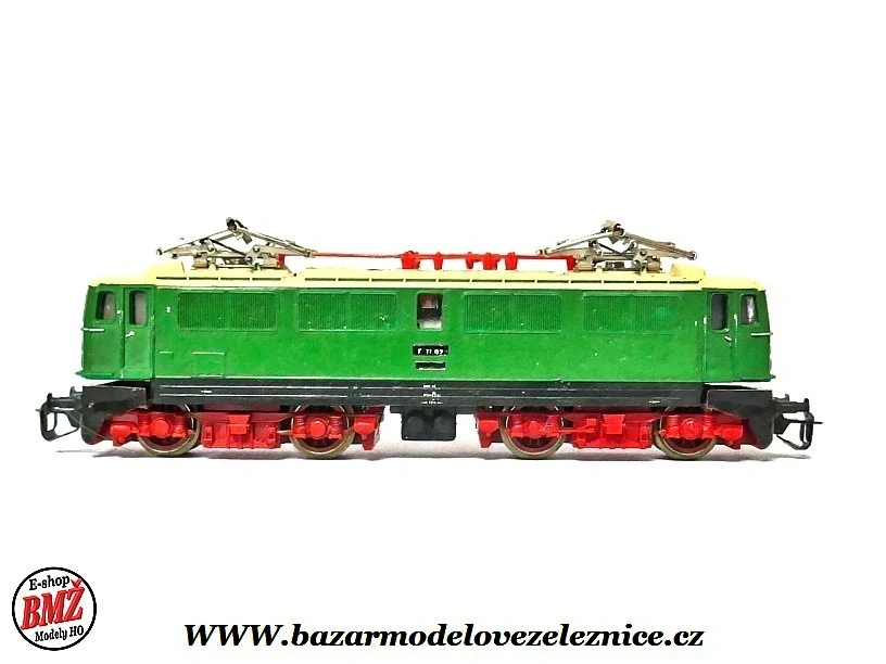 Zeuke - Elektrická lokomotiva E 11 022 DR - TT