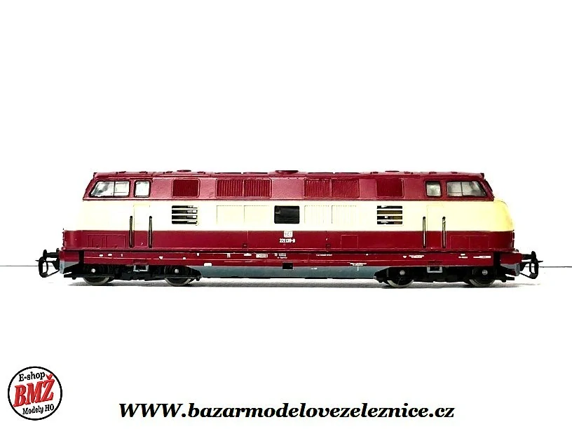 BTTB - Dieselová lokomotiva BR 221 139 DB - TT