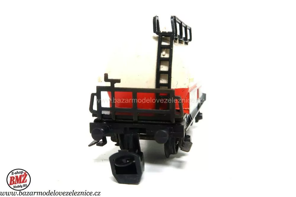 BTTB - Cisternový vůz Mobil SJ - TT
