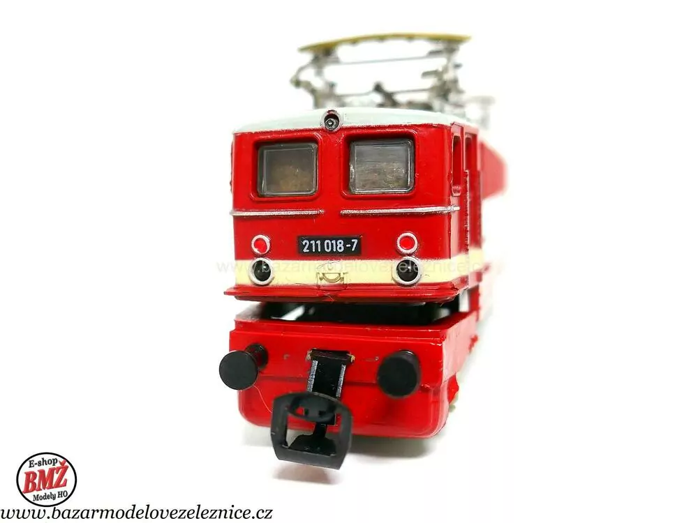 BTTB - Elektrická lokomotiva BR 211 018 DR - TT