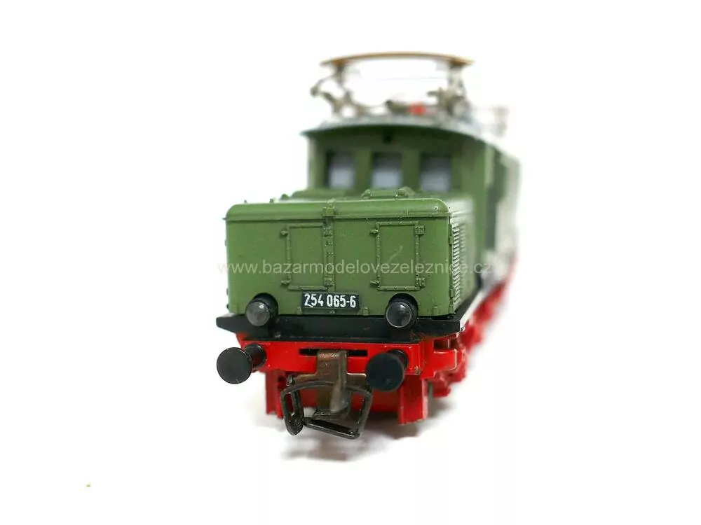 BTTB - Elektrická lokomotiva BR 254 065 DR - TT