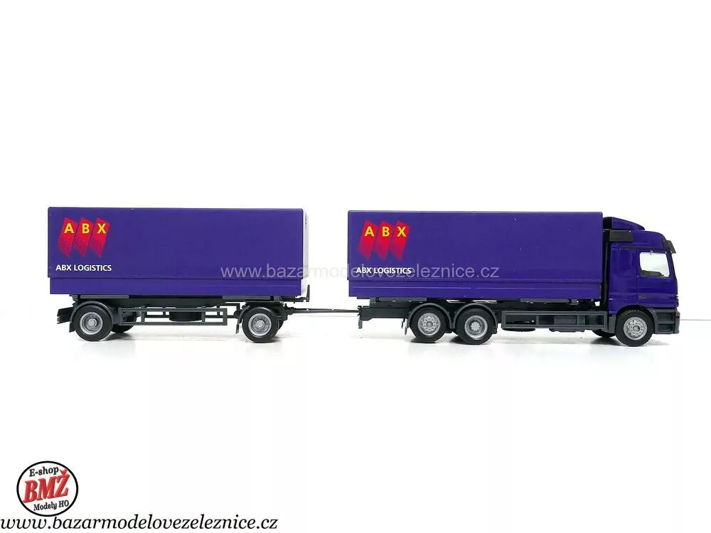 Herpa - Mercedes s přívěsem  -  HO