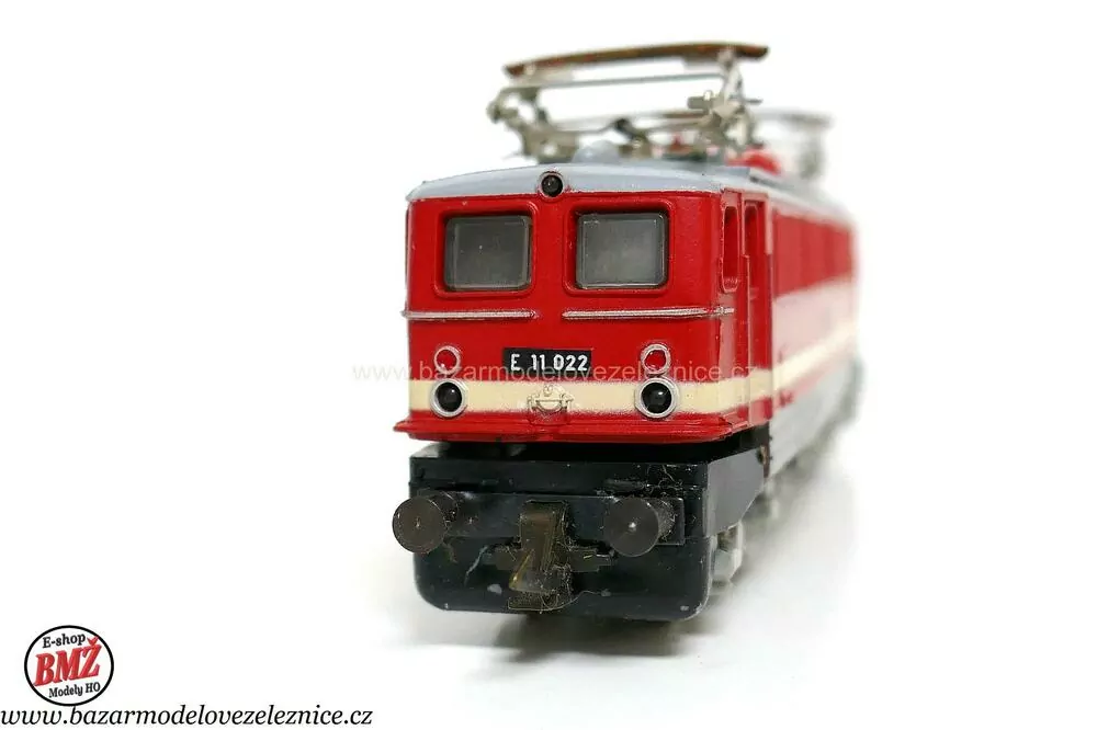 BTTB - Elektrická lokomotiva E 11 022 DR - TT