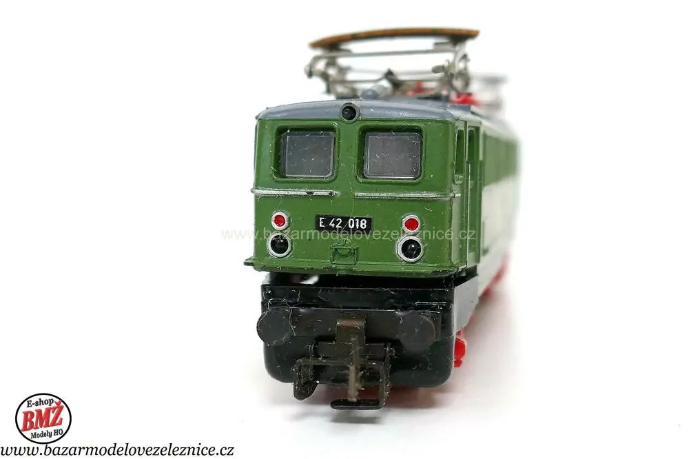 BTTB - Elektrická lokomotiva E 42 018 DR - TT