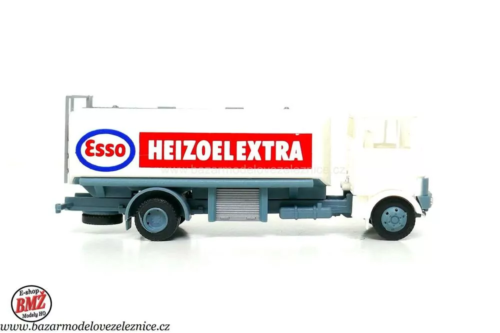 ? - Mercedes cisterna - HO
