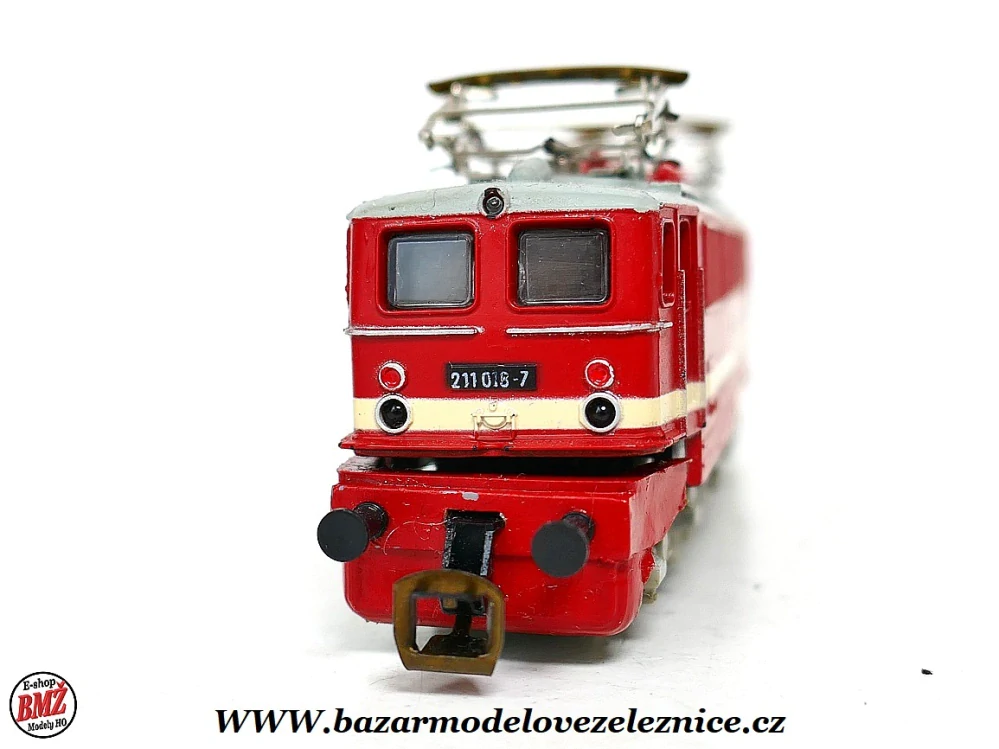 BTTB - Elektrická lokomotiva BR 211 018 DR - TT