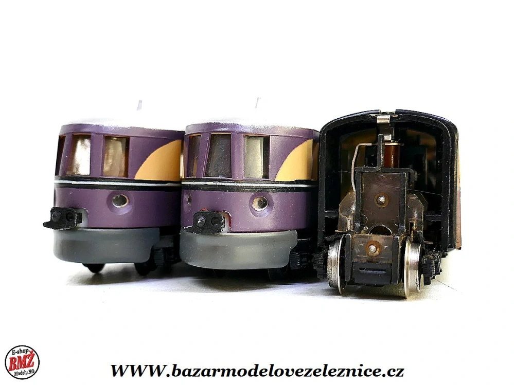 Gutzold - DC - Motorová souprava  SVT 137 DR 3 dílná - HO