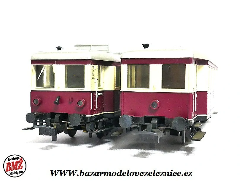 Trix - DC - Motorová souprava VT 135/140 DRG - HO