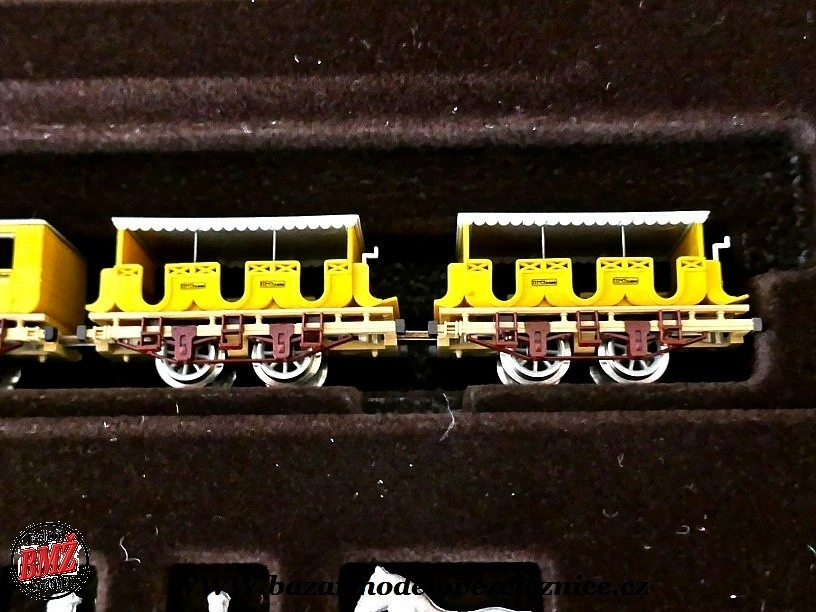 Minitrix - Set Adler + figurky dřevěný boxl - N