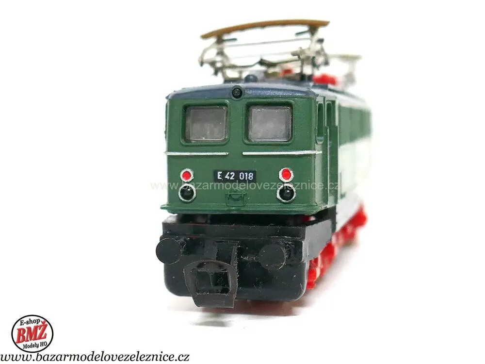 BTTB - Elektrická lokomotiva E 42 018 DR - TT