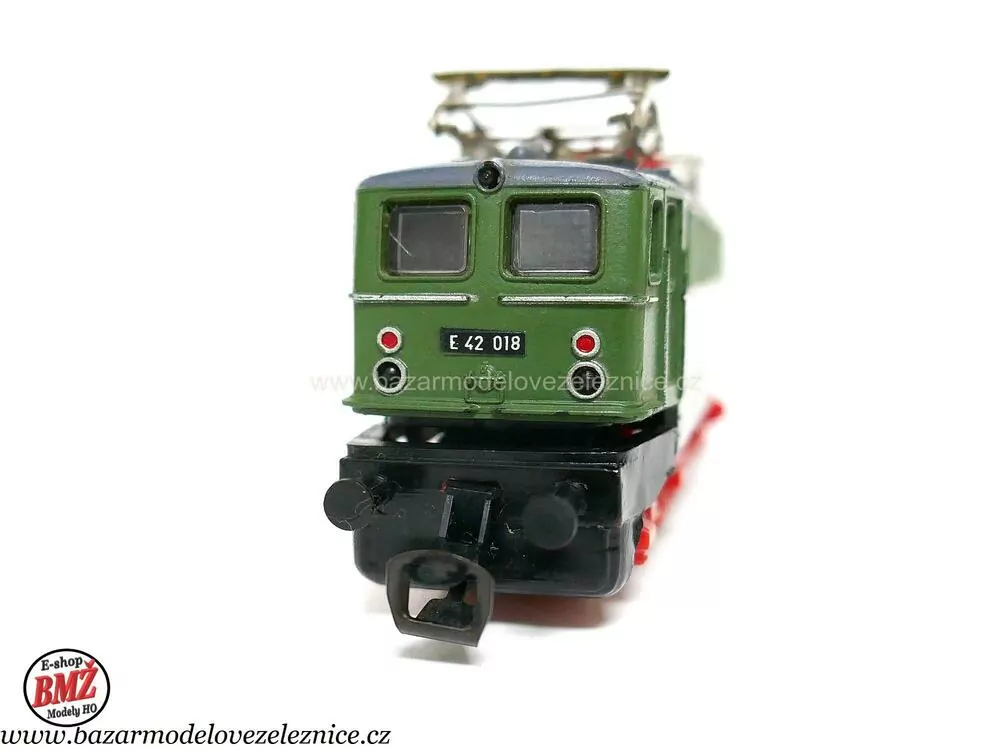 BTTB - Elektrická lokomotiva E 42 018 DR - TT