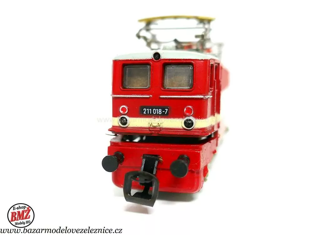 BTTB - Elektrická lokomotiva BR 211 018 DR - TT