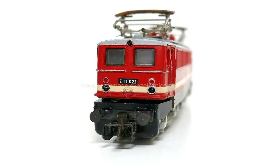 BTTB - Elektrická lokomotiva E 11 022 DR - TT