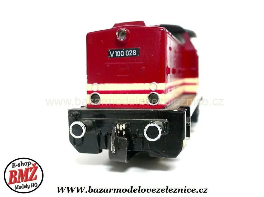 PIKO DDR - DC  - Dieselová lokomotiva V 100 028  DR - HO